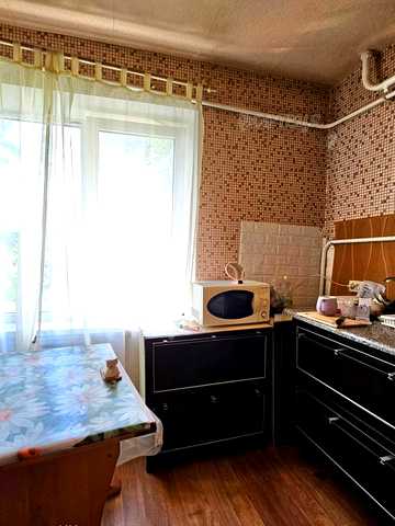 Святкова (Ювілейна) вул., 79