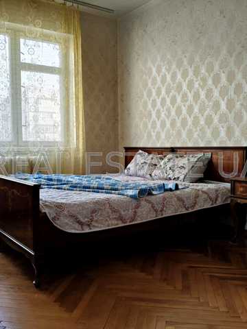 Микільсько-Слобідська вул., 4