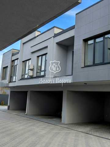 Квартальна, 45