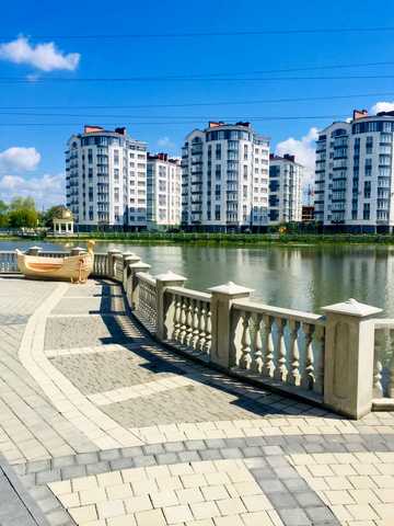 Слобідська вул., 10