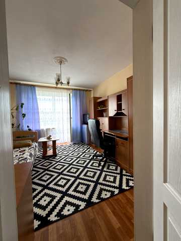 Братиславська вул., 7