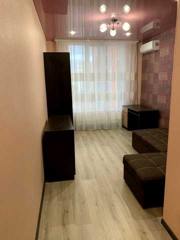 Каховська вул., 60