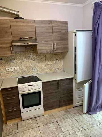 Вишняківська вул., 4