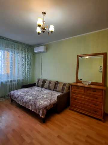 Євгена Чикаленка вул., 52/1