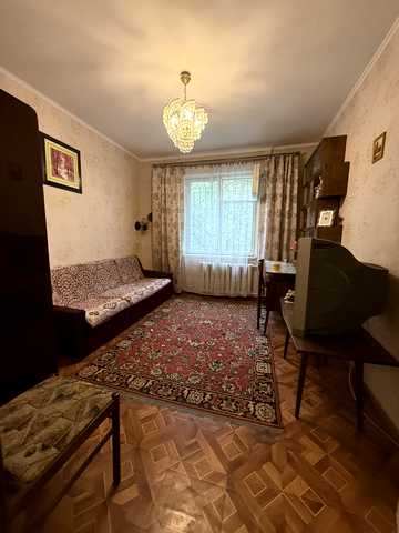 Академіка Корольова вул., 82