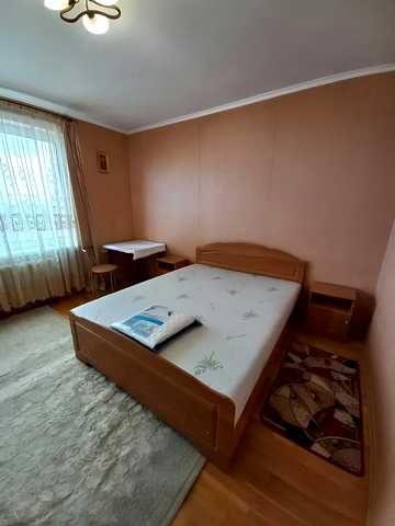 Осіння вул., 33