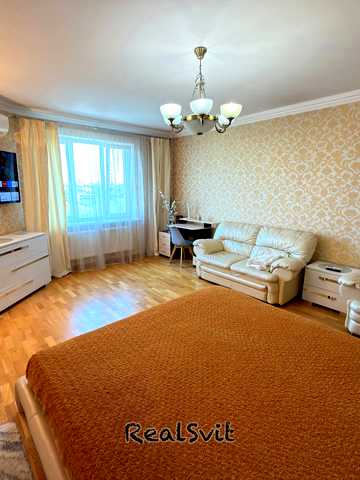 Йорданська вул. (Лайоша Гавро), 1