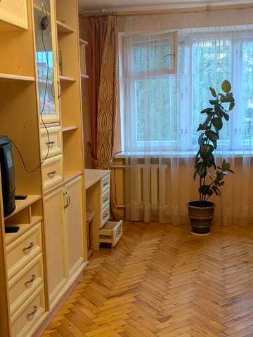 Академіка Лазаренка вул., 11-Б