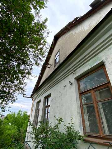 Захисників України вул. (Льотчиків-Визволителів), 2