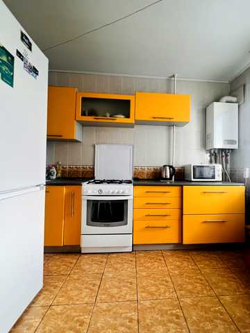 Незалежності вул. (Космонавта Попова), 13 к2
