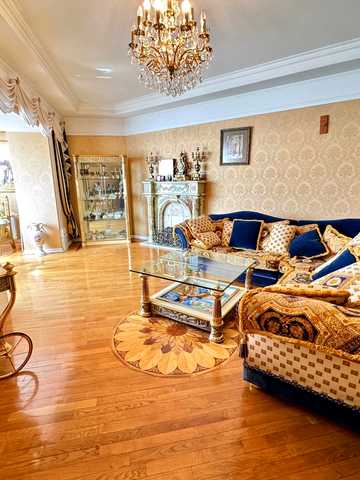 Володимира Моссаковського вул. (Клари Цеткін), 8