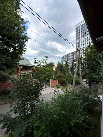 Сріблиста вул., 3