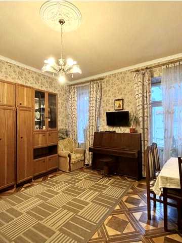 Богдана Хмельницького вул., 49