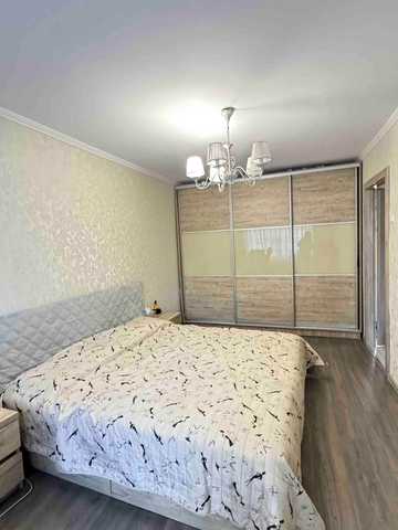 Степана Бандери вул., 60