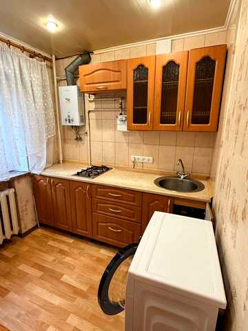 Богдана Хмельницького просп. (Героїв Сталінграда), 22
