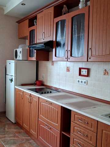 Миколи Бажана просп., 10