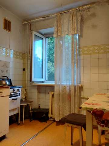 Варненська вул., 19/2