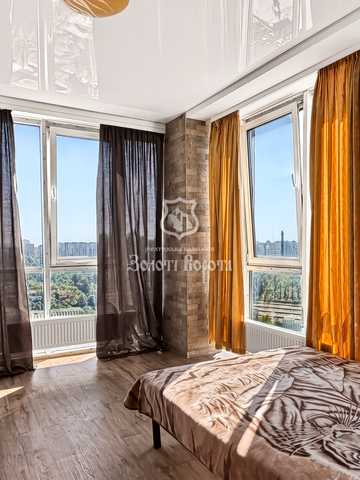 Юрія Шумського вул., 5