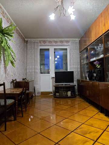 Нескорених вул. (Героїв Праці), 12г