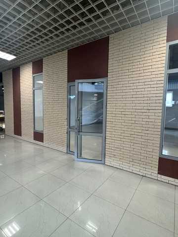 Степана Бандери вул., (Будинок 1)