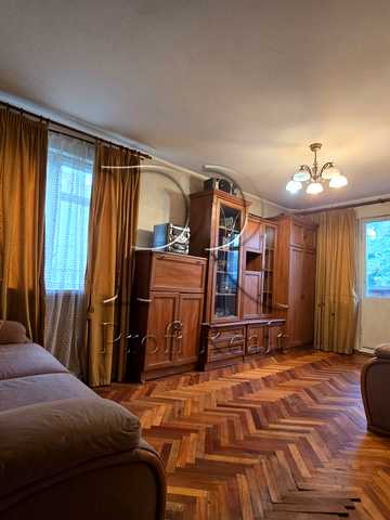 Любомира Гузара просп. (Космонавта Комарова), 4
