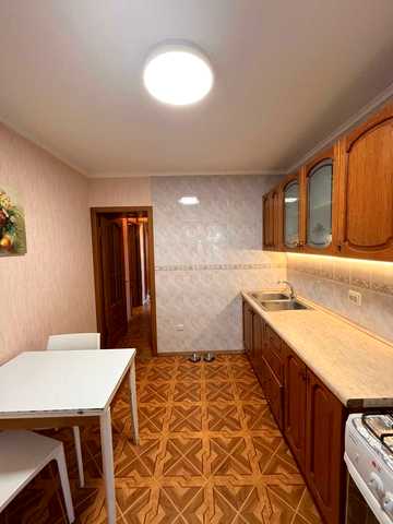 Писаржевського вул., 8