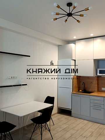 Василя Тютюнника вул. (Анрі Барбюса), 37/1