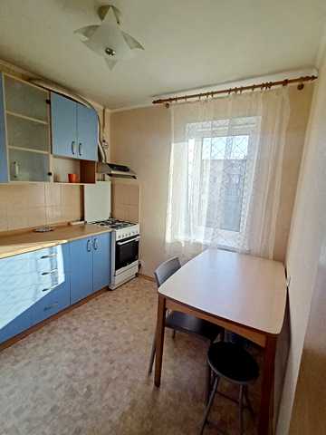 Братиславська вул., 15