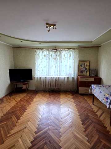 Івана Миколайчука вул., 38