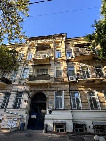Базарна вул., 52
