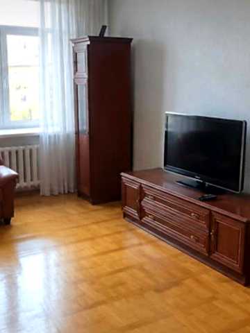 Тарасівська вул., 3