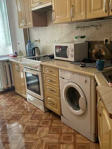 Варненська вул., 7а