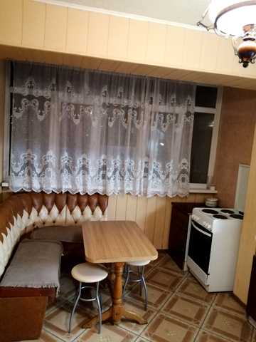 Миколи Бажана просп., 7