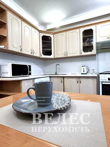 Євгена Коновальця вул. (Щорса), 35