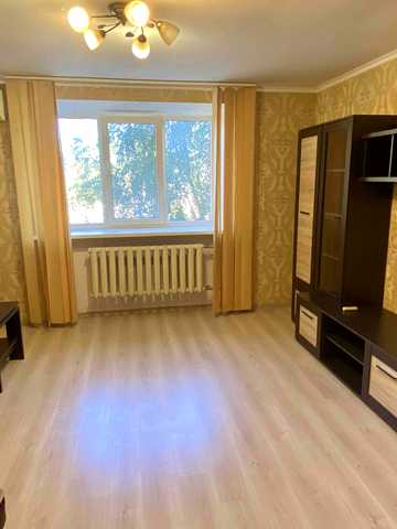 Небесної Сотні просп. (Маршала Жукова), 10