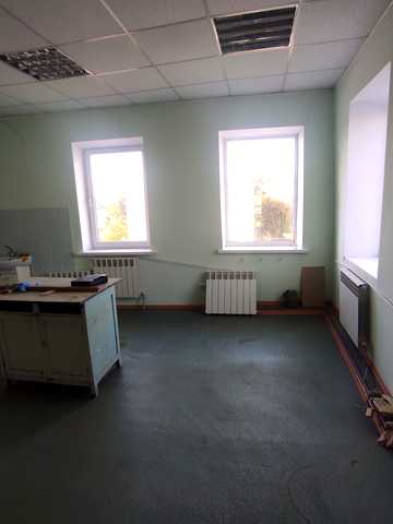 Дніпровська вул., 57