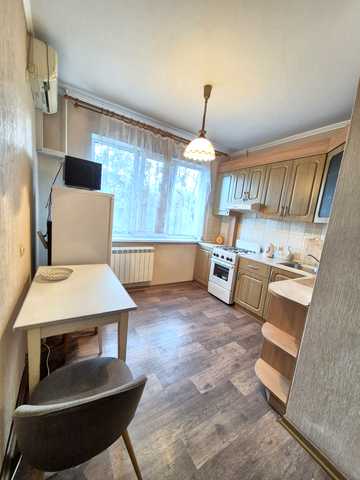 Захарівська вул., 2