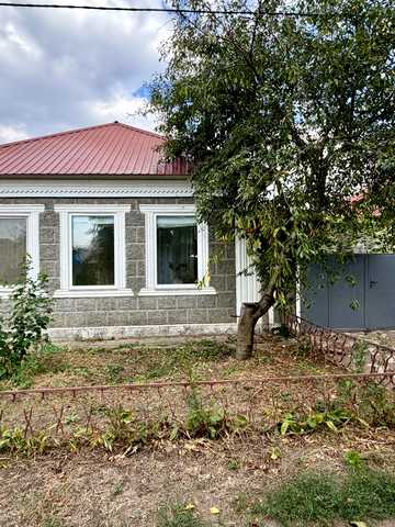 Хмельницького Богдана вул., 8А
