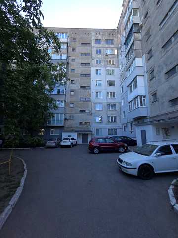 Кропивницького вул., 10
