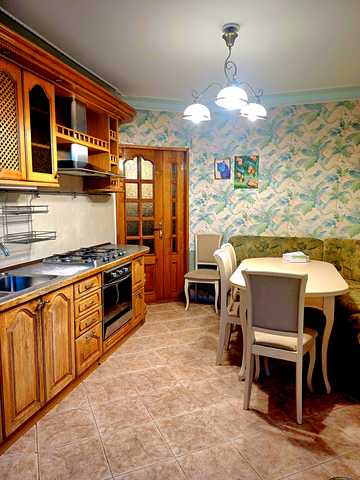 Академіка Корольова вул., 53