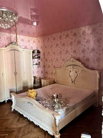 Яновського Юрія вул., 55