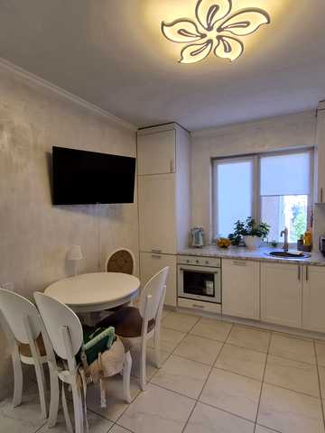 Князя Ярослава Мудрого просп. (Академіка Глушка), 15