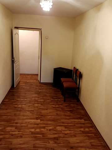Карагандинська вул., 1