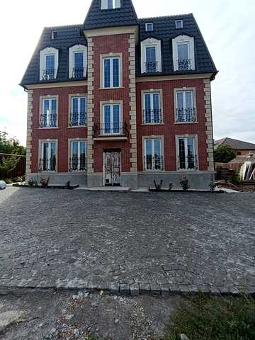 Ігоря Костецького вул. (12 Грудня), 9