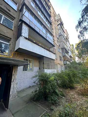 Академіка Корольова вул., 68