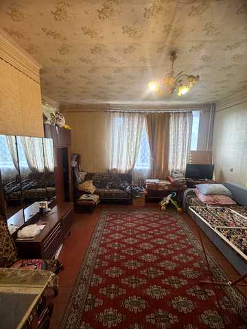 Миру вул., 32