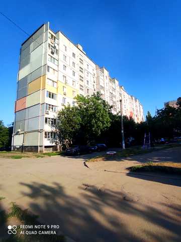 Металургів вул., 35
