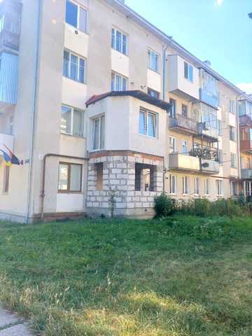 Панаса Саксаганського вул., 4