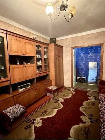 Юності вул., 1
