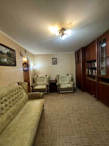 Центральний Аеропорт вул., 13